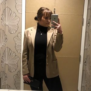 Meet your Posher, Karina